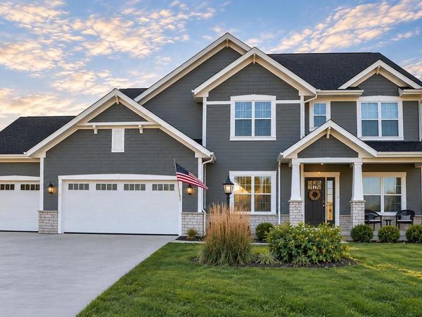 W223N4515 Boxleaf LANE, Pewaukee, WI 53072