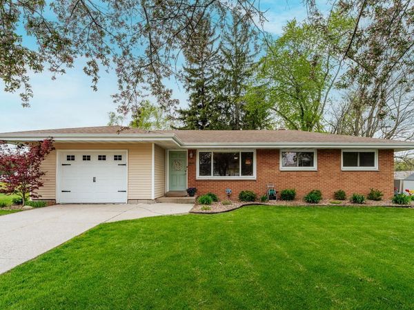 16401 W Addison AVENUE, New Berlin, WI 53151