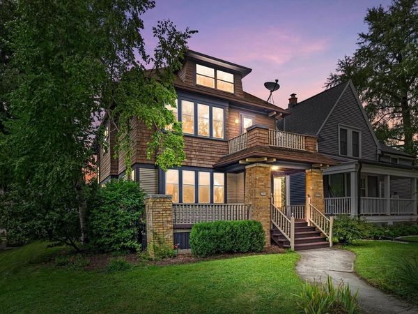 2000 E Kensington BOULEVARD, Unit 2002, Shorewood, WI 53211