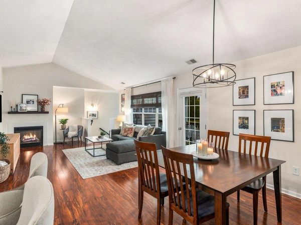N16W26532 Meadowgrass CIRCLE, Unit D, Pewaukee, WI 53072