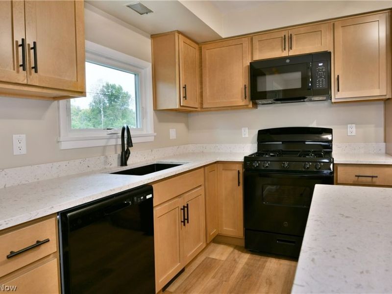 4944 Myrtle Avenue NW, Warren, OH 44483 Photo 25