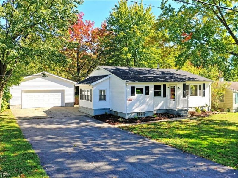 4944 Myrtle Avenue NW, Warren, OH 44483 Photo 3