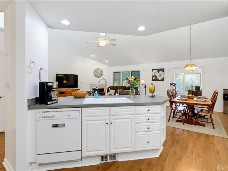 7101 Salem Crossing Place, Englewood, OH 45322 Photo 11