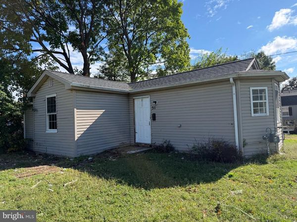 51 E GRIFFITH STREET, PENNS GROVE, NJ 08069