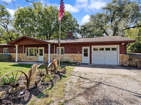 426 Halderman Street, Lecompton, KS 66050