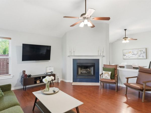 5513 Kayview DR, Austin, TX 78749
