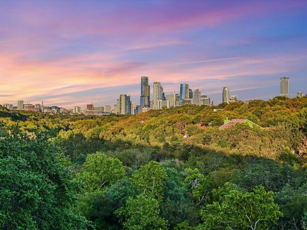 1325 Spyglass DR, Austin, TX 78746