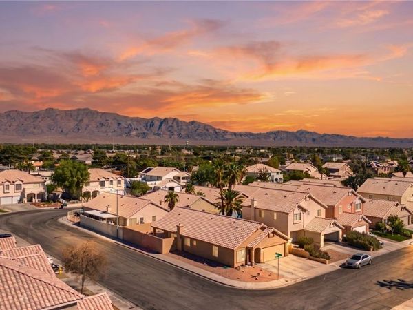 7232 London Bridge Avenue , Las Vegas, NV 89130