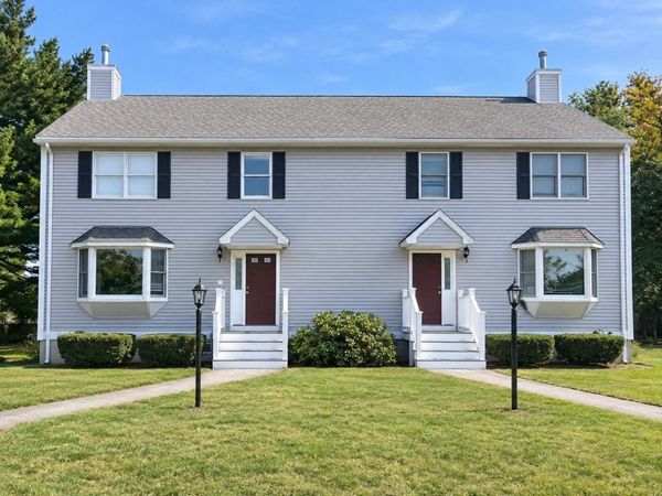 318 South, Unit 318, Bedford, MA 01730