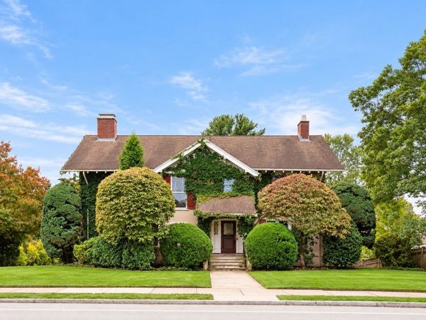 42 Everett Ave, Winchester, MA 01890