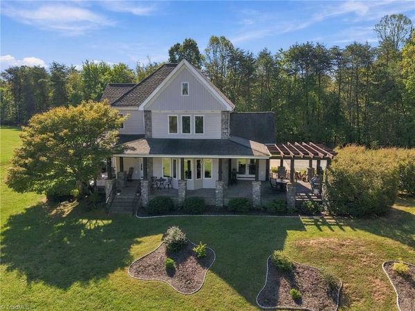 246 Dionne Way , Stokesdale, NC 27357