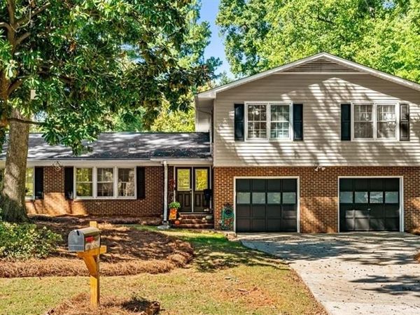 801 Winview Drive , Greensboro, NC 27410