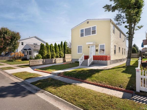 27 Piave Terrace , Lindenhurst, NY 11757