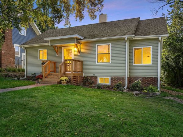 1715 8th Avenue SE, Cedar Rapids, IA 52403