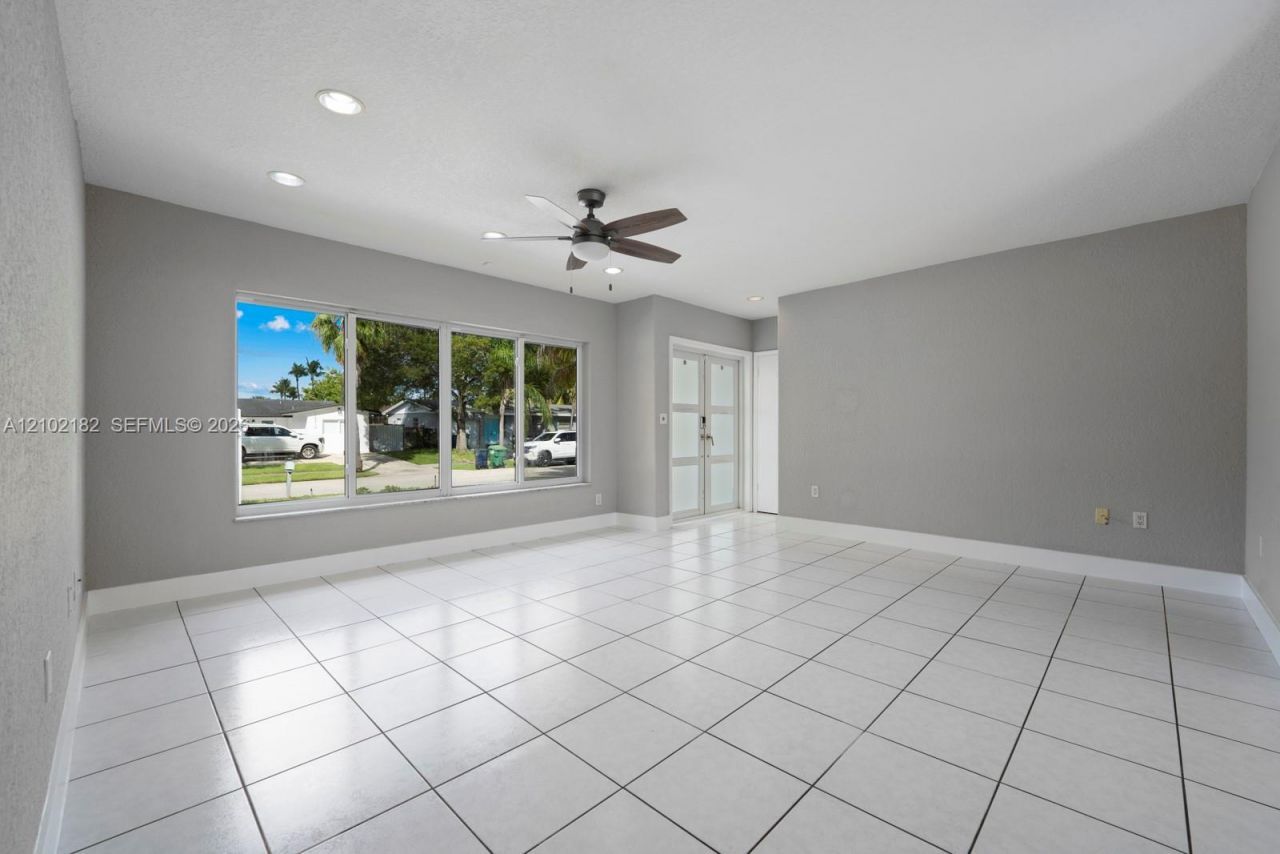 19715 SW 87th Pl , Cutler Bay, FL 33157 Photo