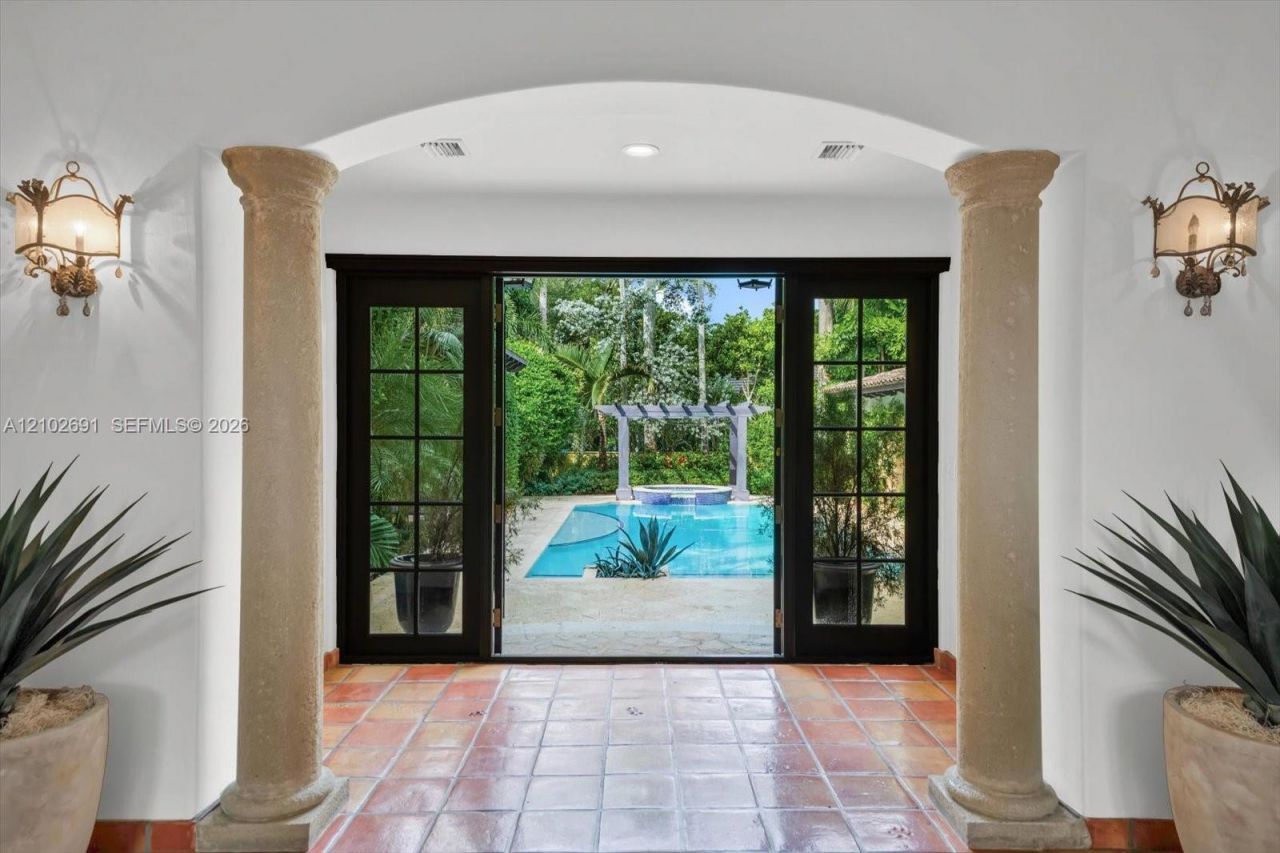 5746 SW 100th St , Pinecrest, FL 33156 Photo