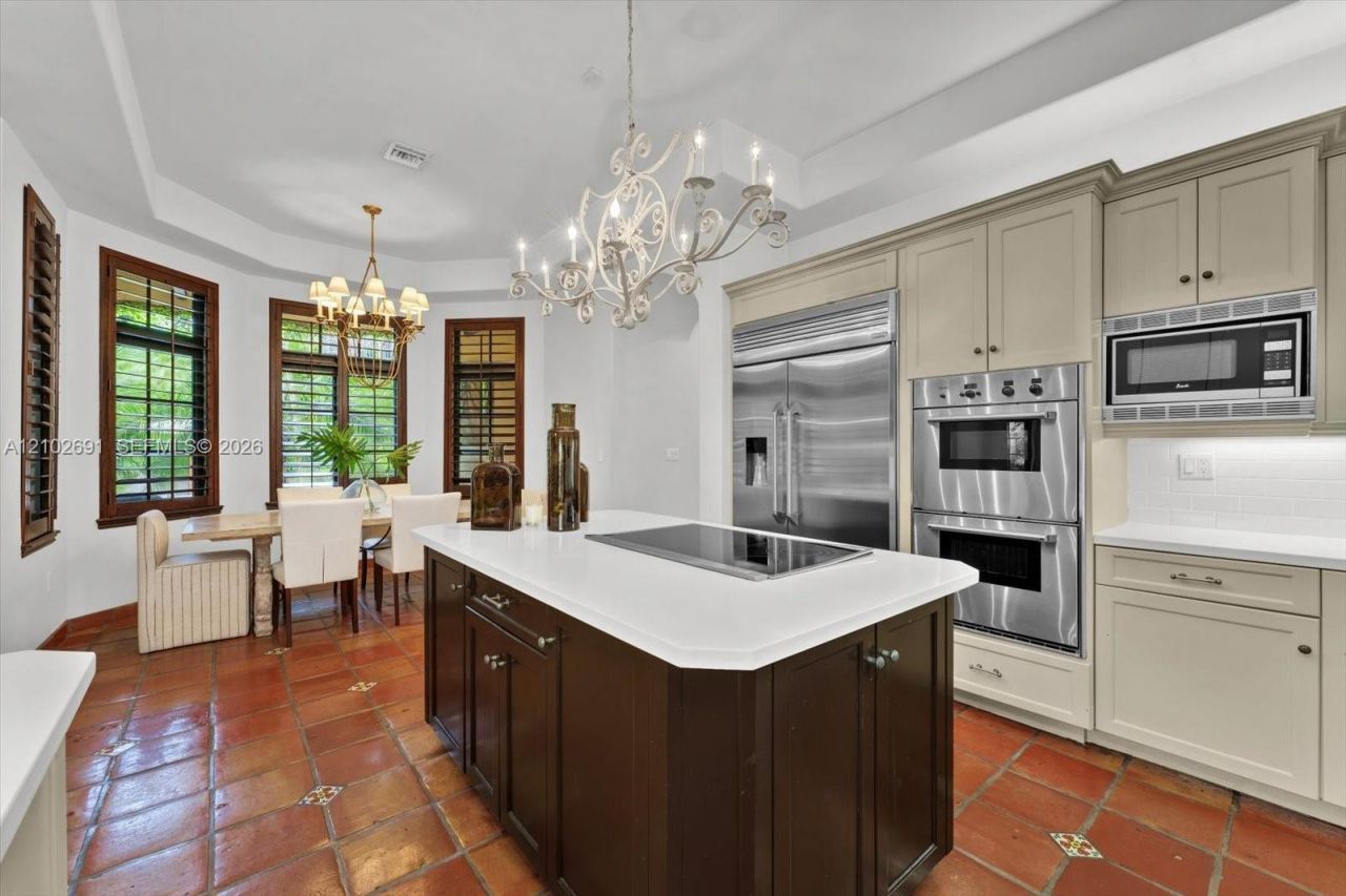 5746 SW 100th St , Pinecrest, FL 33156 Photo