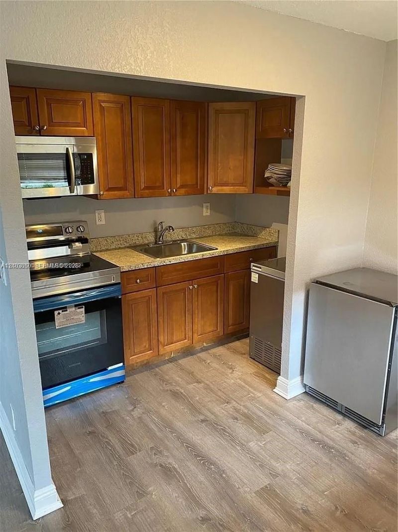 240 SE 9th Ave , Pompano Beach, FL 33060 Photo