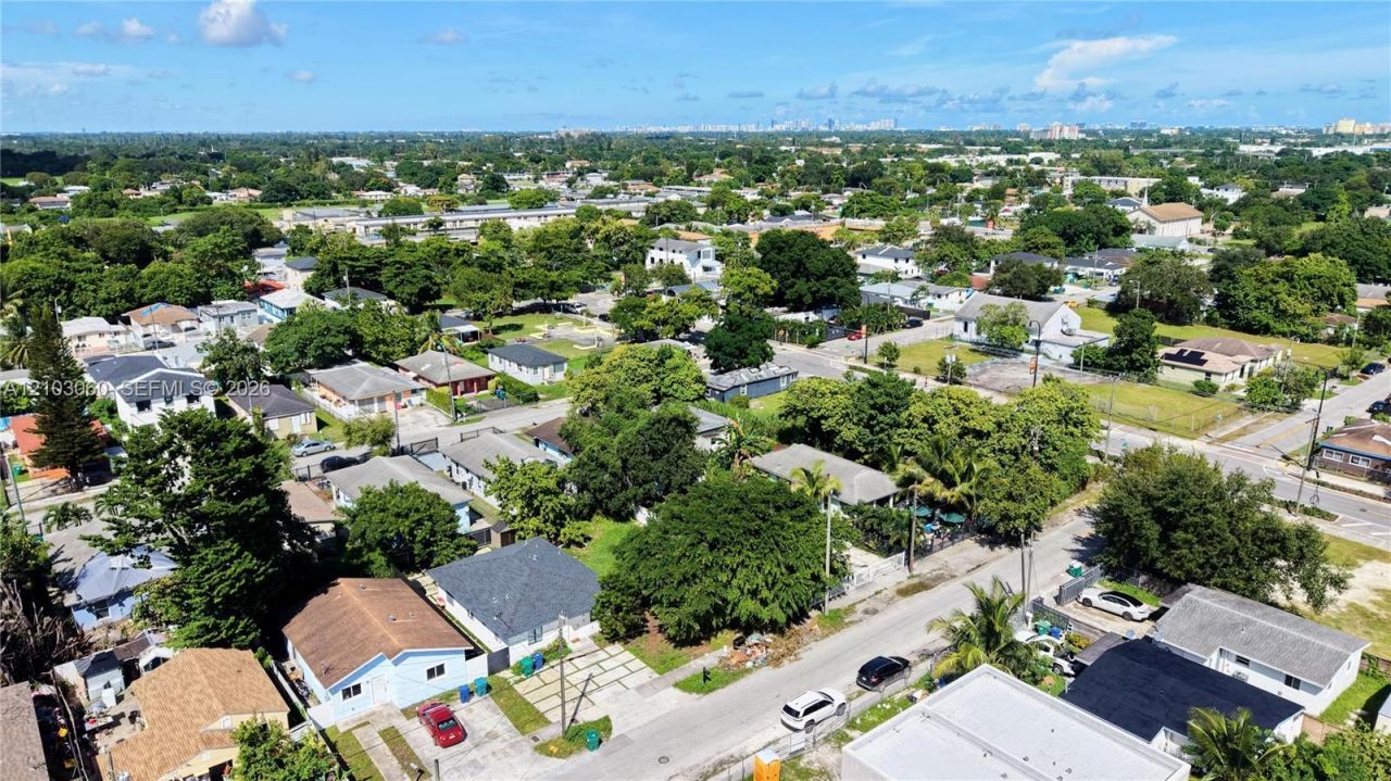 1825 NW 68th Ter, Miami, FL 33147 Photo