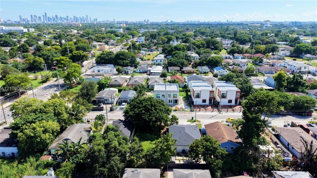 1825 NW 68th Ter, Miami, FL 33147 Photo