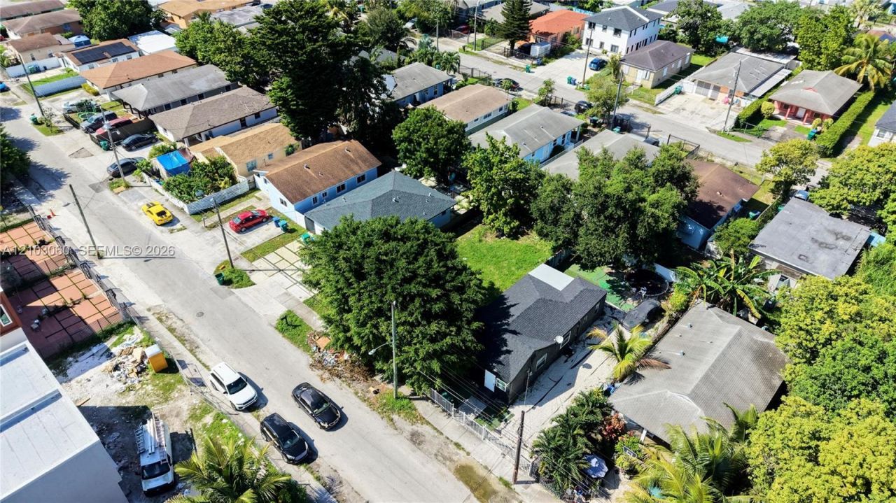 1825 NW 68th Ter, Miami, FL 33147 Photo