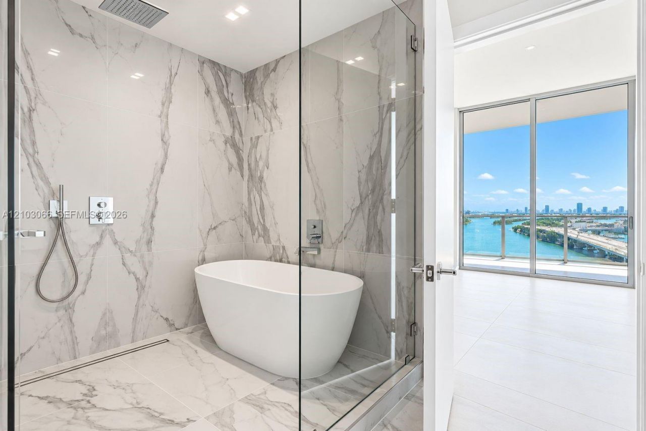 1400 Biscayne Blvd, Unit 1804, Miami, FL 33132 Photo