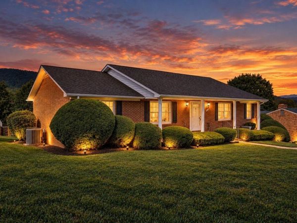 5118 Jonathan LN , Roanoke, VA 24019