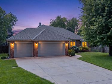 16329 Valley Street, Omaha, NE 68130