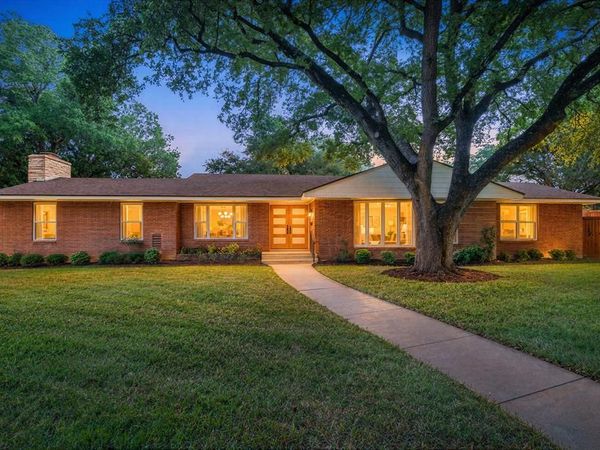 2625 Old Oaks Drive, Waco, TX 76710