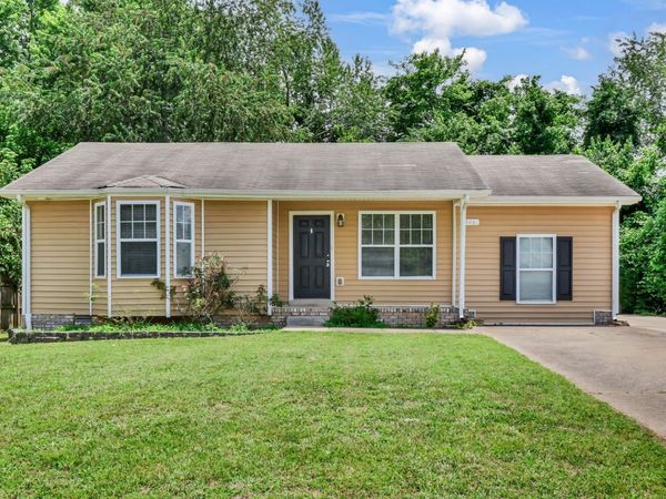 946 Van Buren Ave , Oak Grove, KY 42262