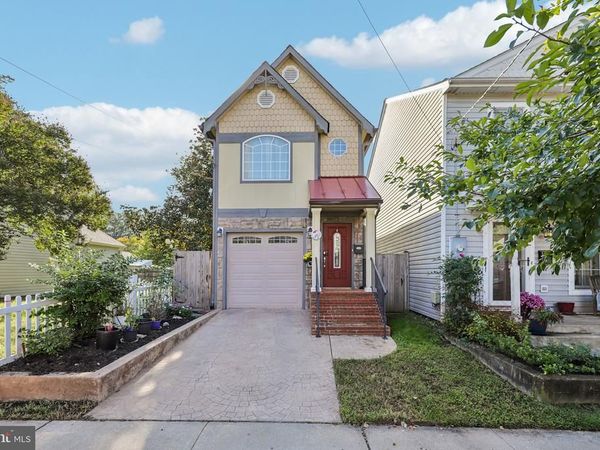 626 STUART STREET, FREDERICKSBURG, VA 22401