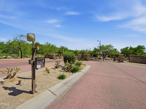 8219 E TESORO Circle, Mesa, AZ 85207