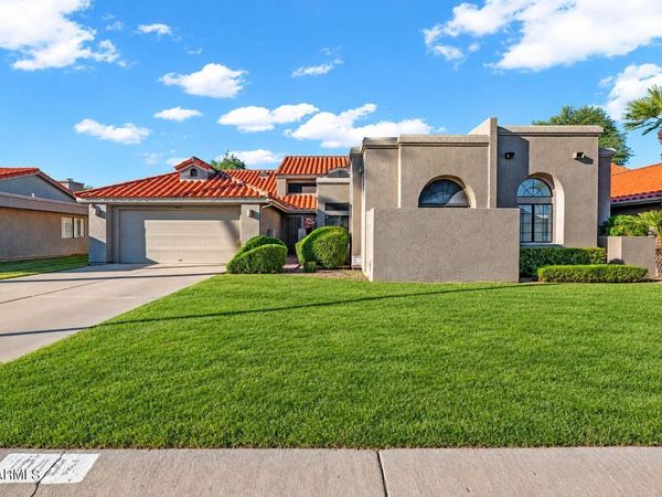 10497 E CINNABAR Avenue, Scottsdale, AZ 85258