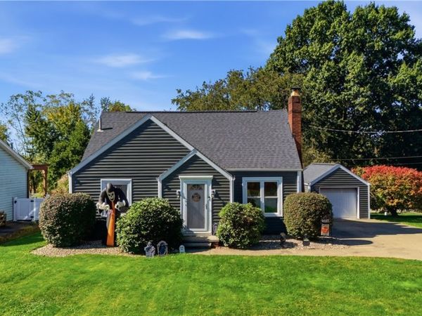 4637 Grandview Avenue NE, Canton, OH 44705