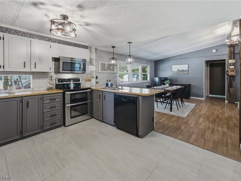 240 N Millborne Road, Unit 28A, Orrville, OH 44667 Photo 12
