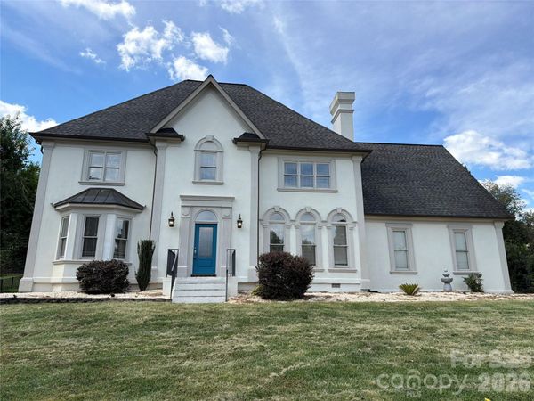 4215 3rd Street NW, Hickory, NC 28601