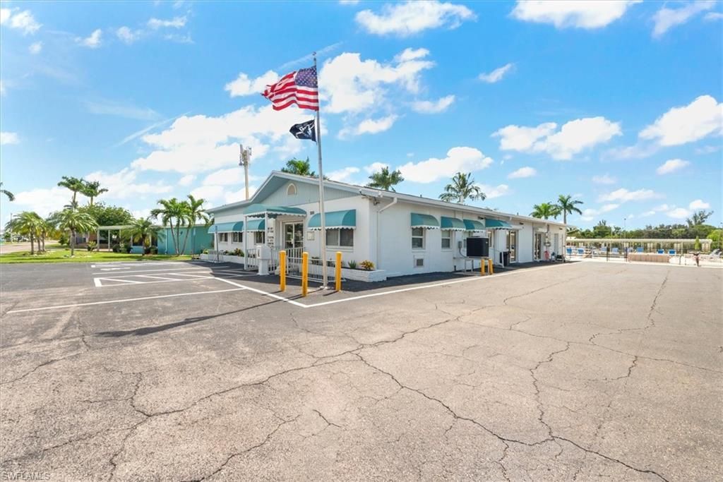 160 Adrienne Dr , Fort Myers, FL 33908 Photo