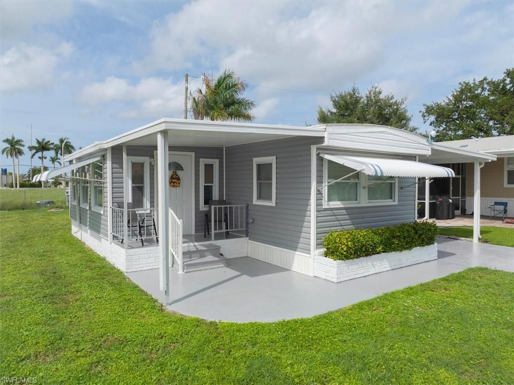 160 Adrienne Dr , Fort Myers, FL 33908 Photo