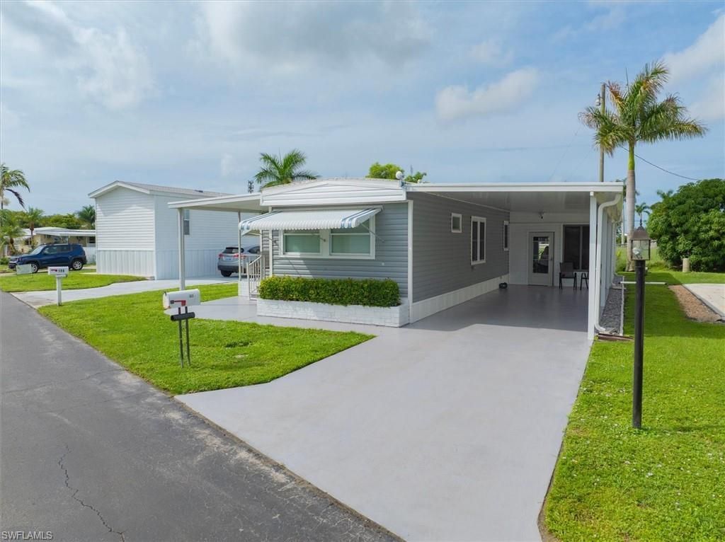 160 Adrienne Dr , Fort Myers, FL 33908 Photo