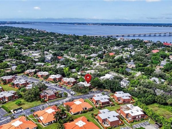 1428 Park Shore CIR, Unit 4, FORT MYERS, FL 33901