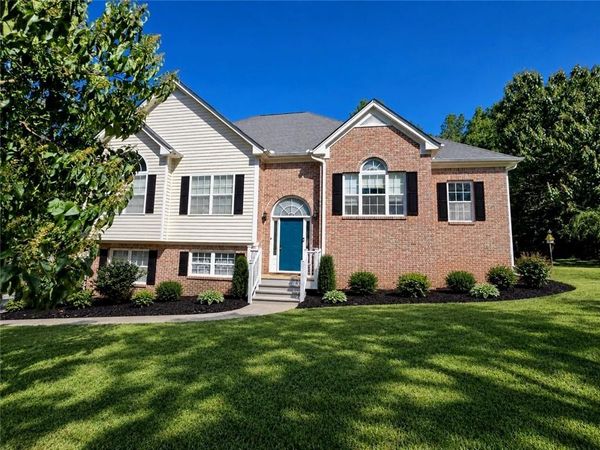 8710 Wolf Creek Drive , Winston, GA 30187