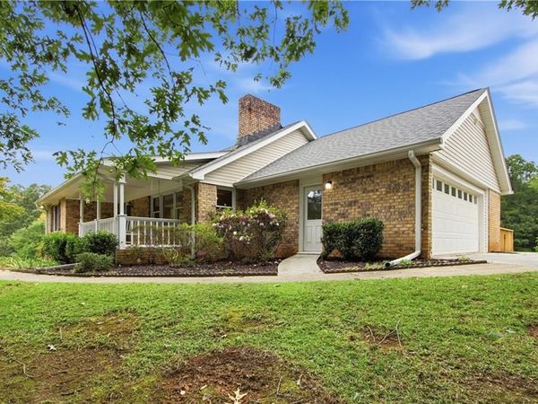 552 Rich Davis Road , Hiram, GA 30141