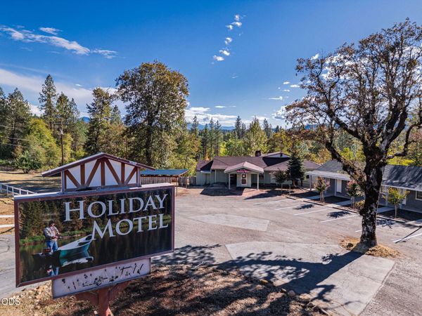 24810 Redwood, Kerby, OR 97531