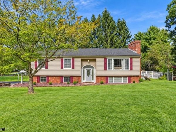 62 South St, Frelinghuysen, NJ 07821