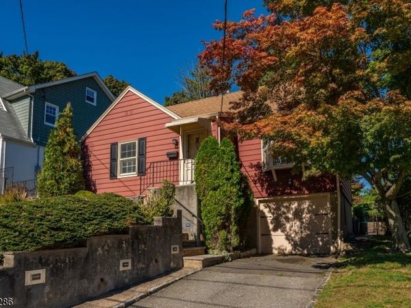 150 Franklin St, Verona, NJ 07044