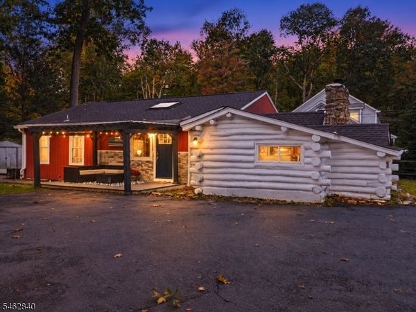 3 Ranger Trl, Byram, NJ 07871