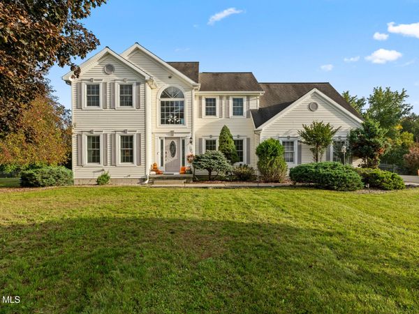 14 Thrush Terrace, East Greenbush, NY 12061
