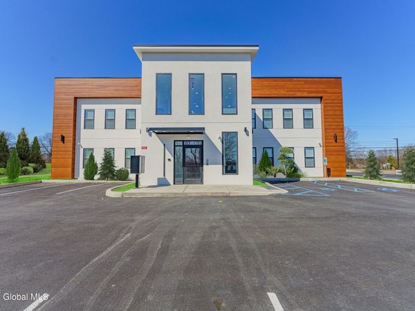1133 Loudon Road, Unit 101, Cohoes, NY 12047