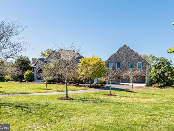16503 LONEOAK PLACE , HAMILTON, VA 20158