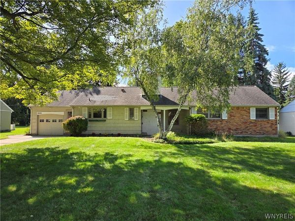 8401 Ericson Drive , Buffalo, NY 14221
